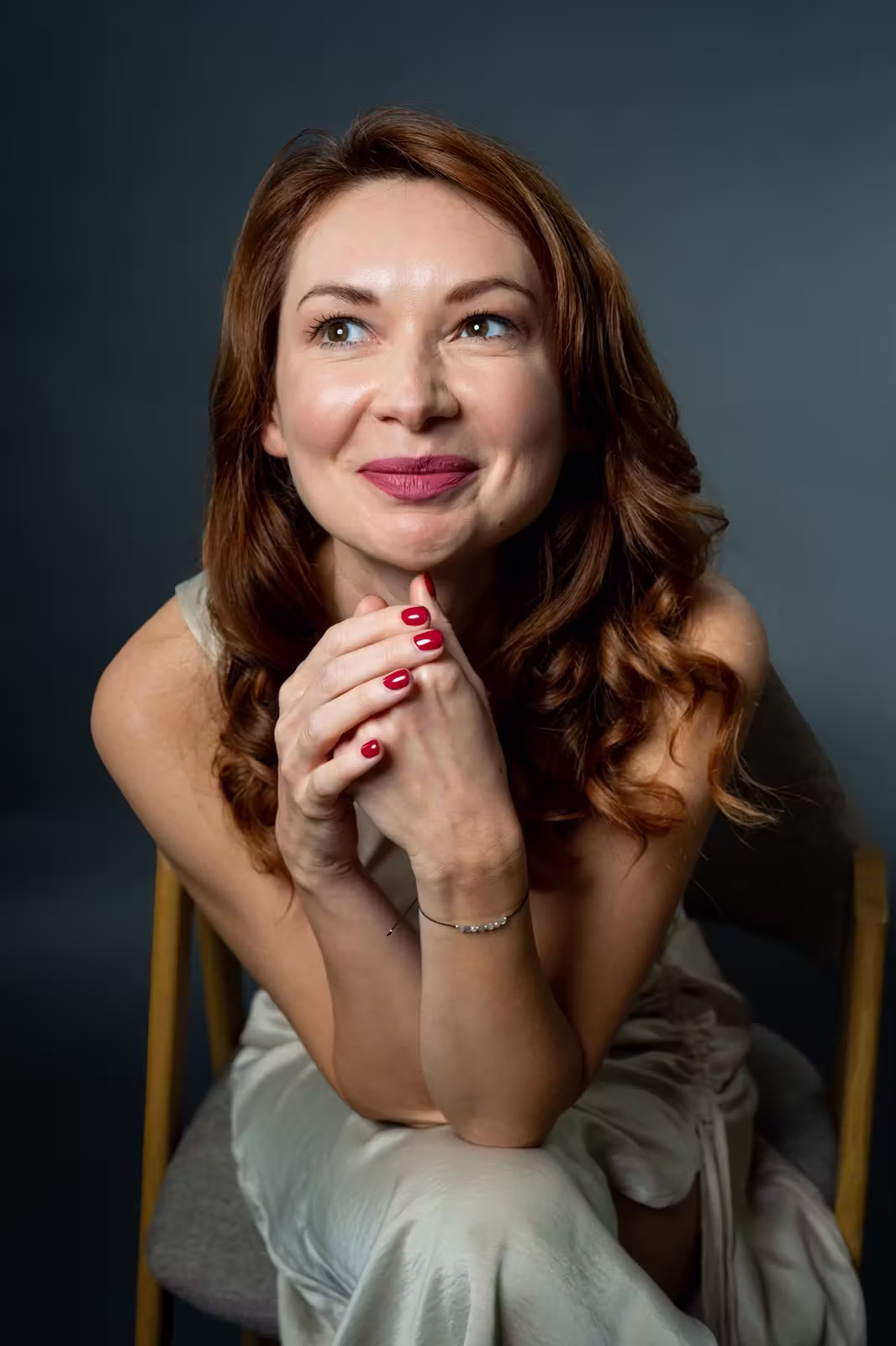 Portret uśmiechniętej Marty Karoliny Kadłub prowadzącej proces Droga Twórcy